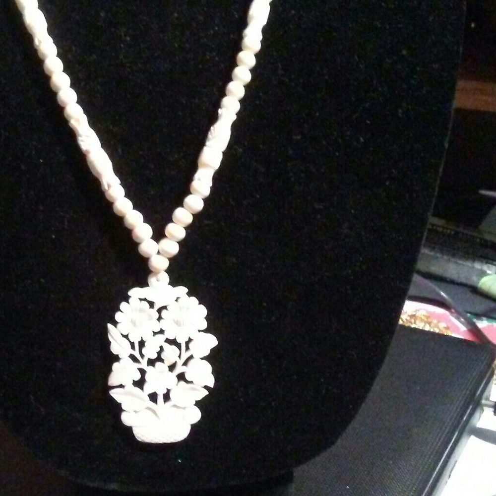 Flower pot necklace